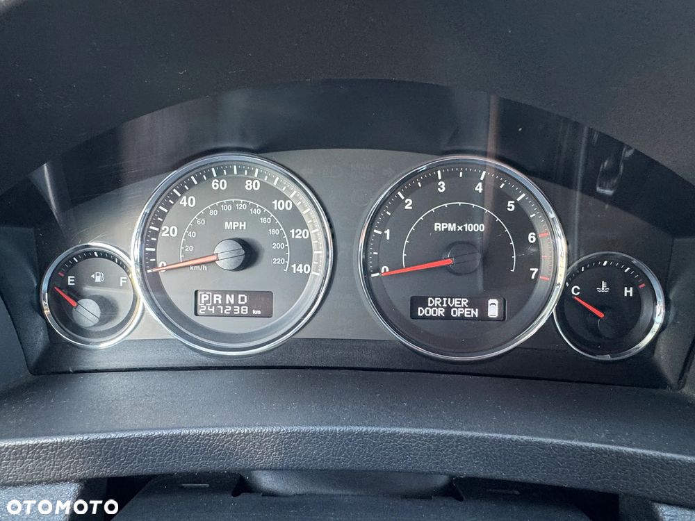 Jeep Grand Cherokee 3.7 4x4 Laredo - 37