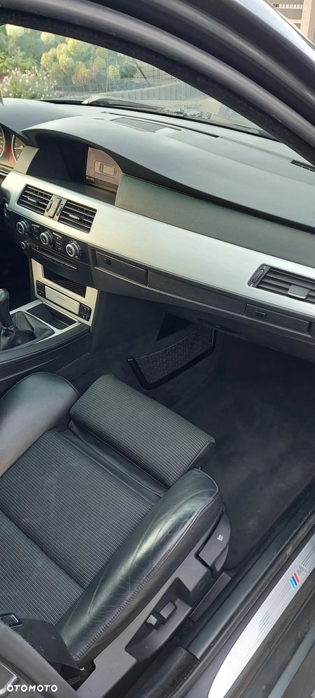 BMW Seria 5 525d Edition Sport - 31