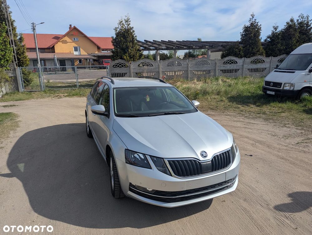 Skoda Octavia 1.6 TDI DSG Ambition - 2