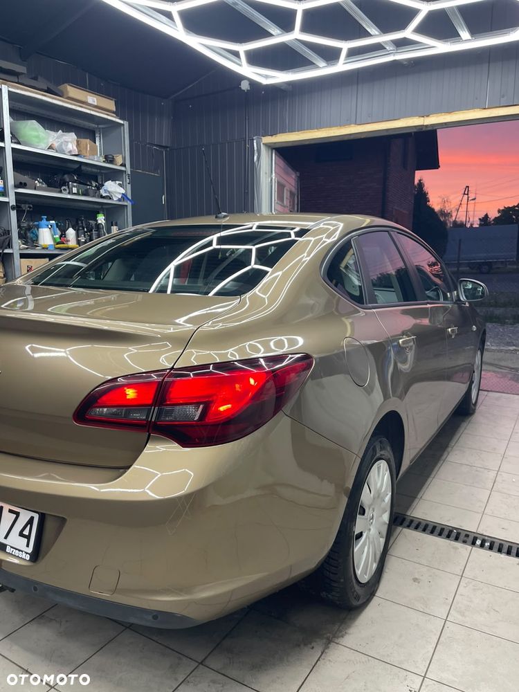 Opel Astra 1.6 Edition - 18