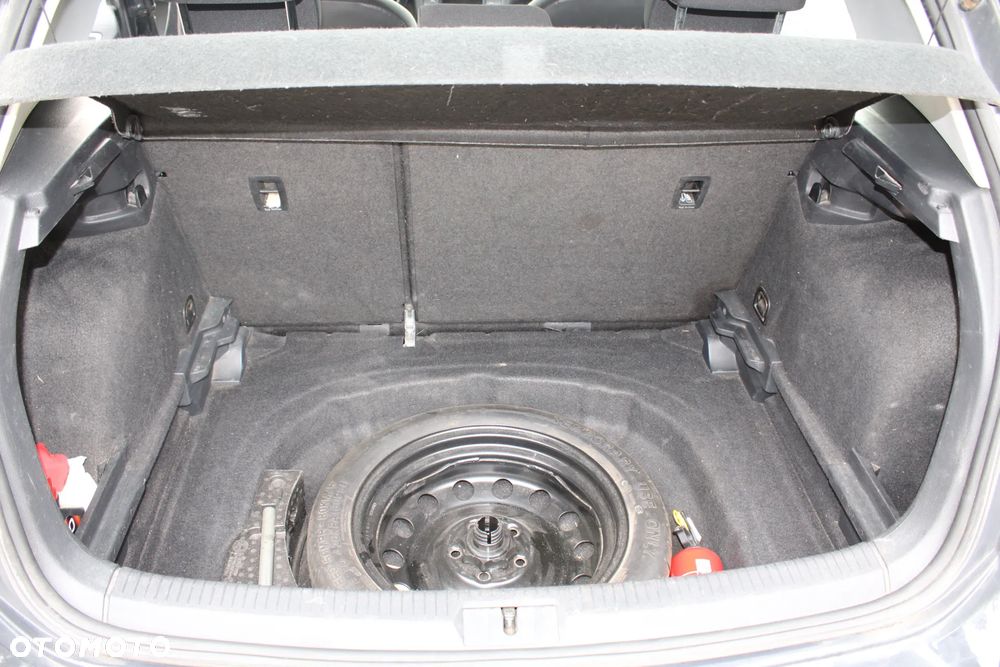 Volkswagen Golf - 11