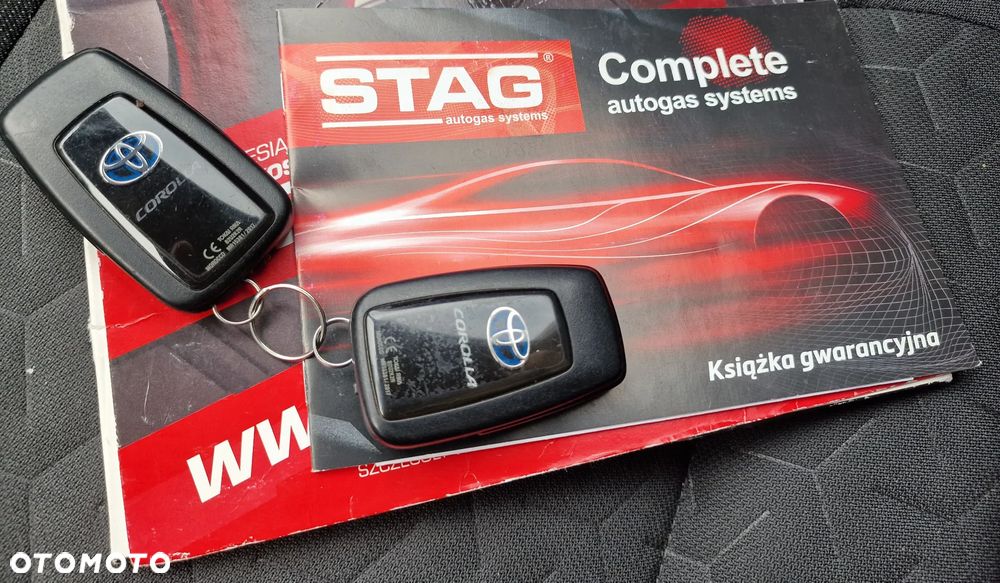 Toyota Corolla 1.8 Hybrid Comfort - 28