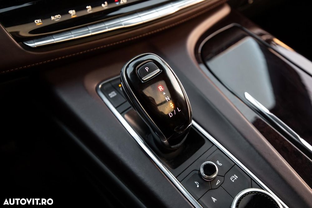 Cadillac Escalade - 27