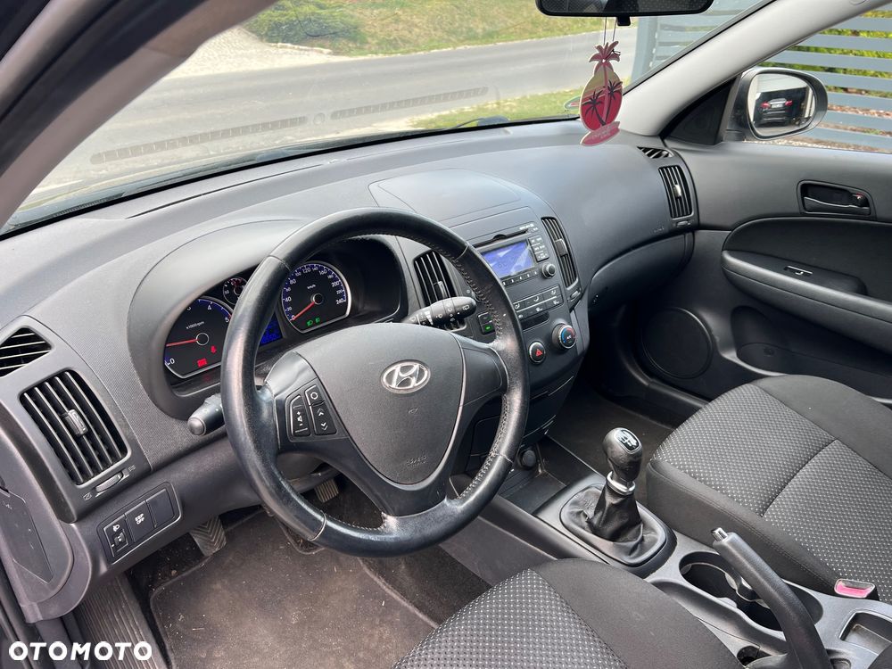 Hyundai i30 1.6 CRDi Comfort EU5 - 16