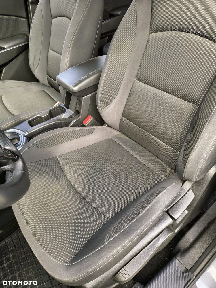 SsangYong/KGM Tivoli Grand - 12