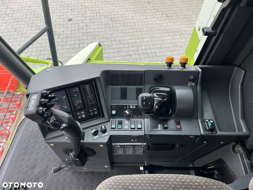 Claas Medion 310 - 18