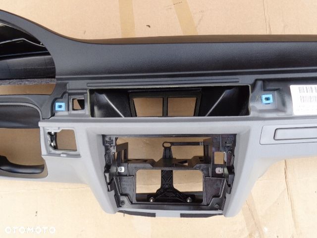 DESKA KONSOLA KOKPIT KUBKI BMW E90 E91 E92 EUROPA IGŁA - 3