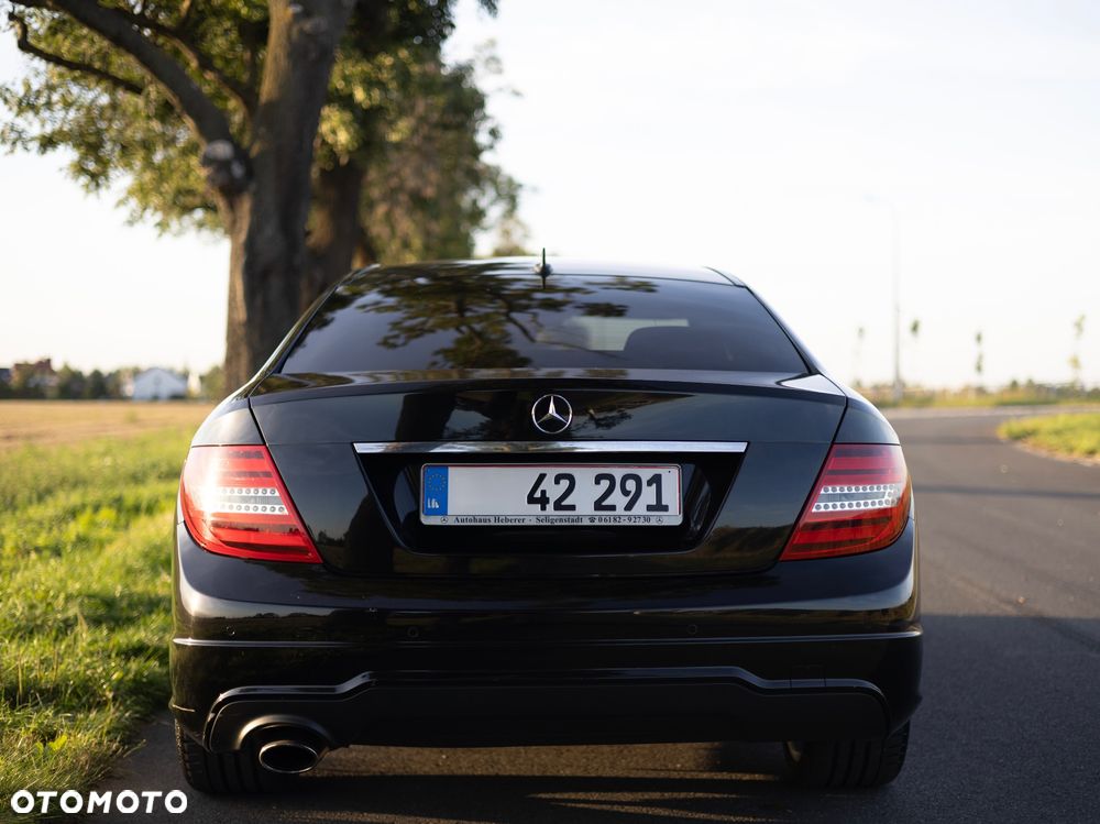 Mercedes-Benz Klasa C 250 CGI BlueEff - 14