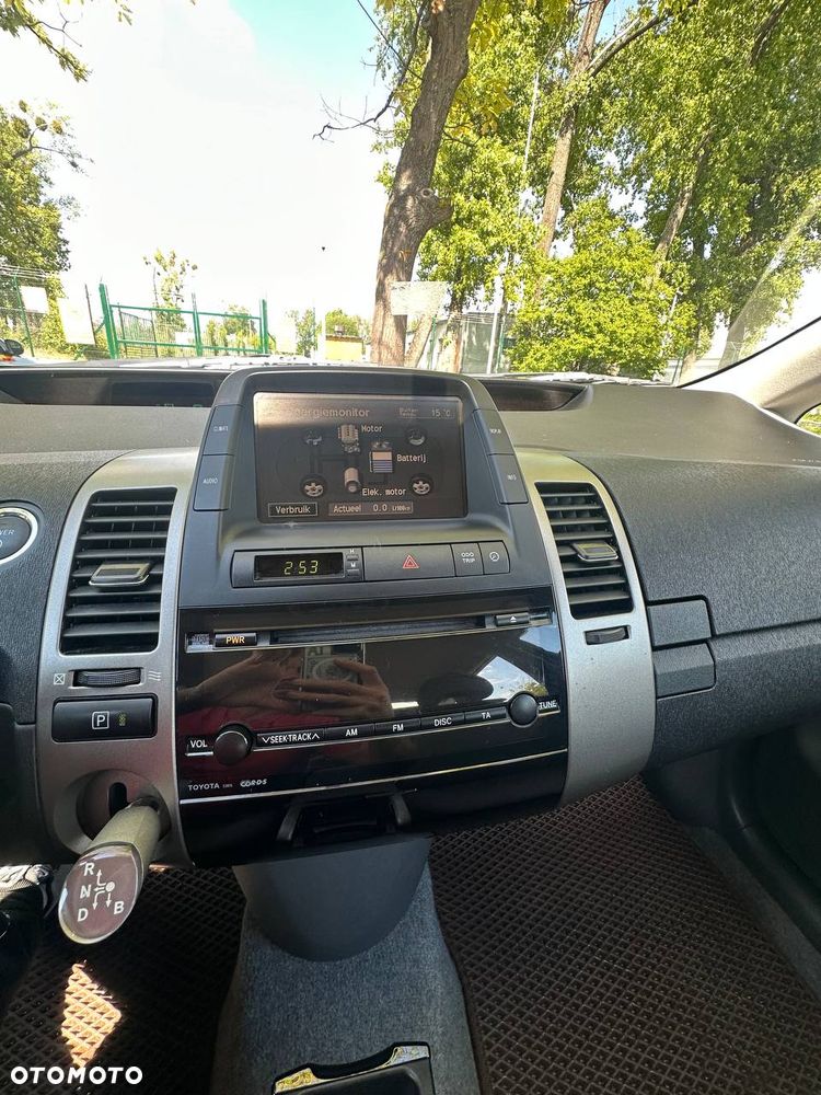 Toyota Prius 1.5 VVT-i Sol - 16