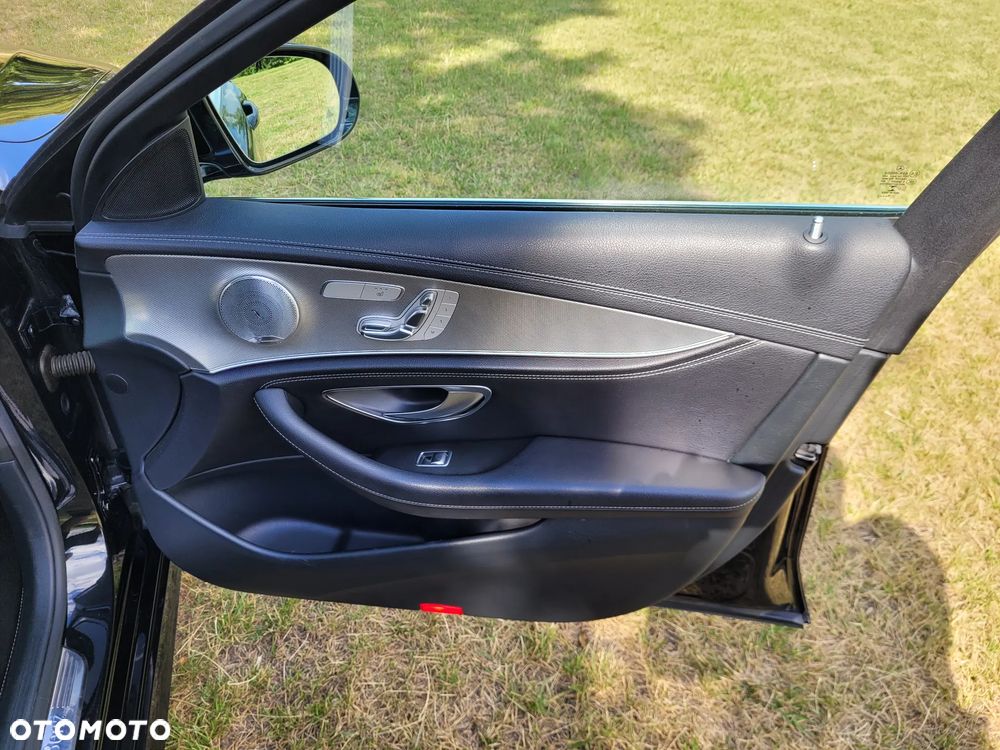 Mercedes-Benz Klasa E 220 d Business Edition 9G-TRONIC - 32