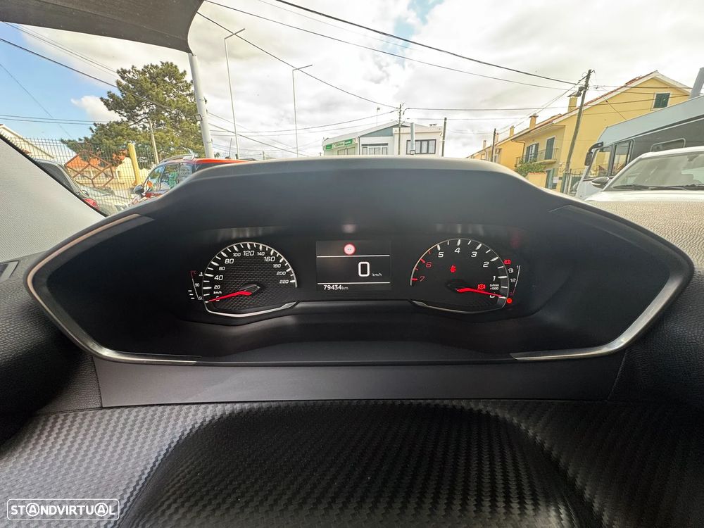 Peugeot 2008 1.2 PureTech Active Pack EAT8 - 16