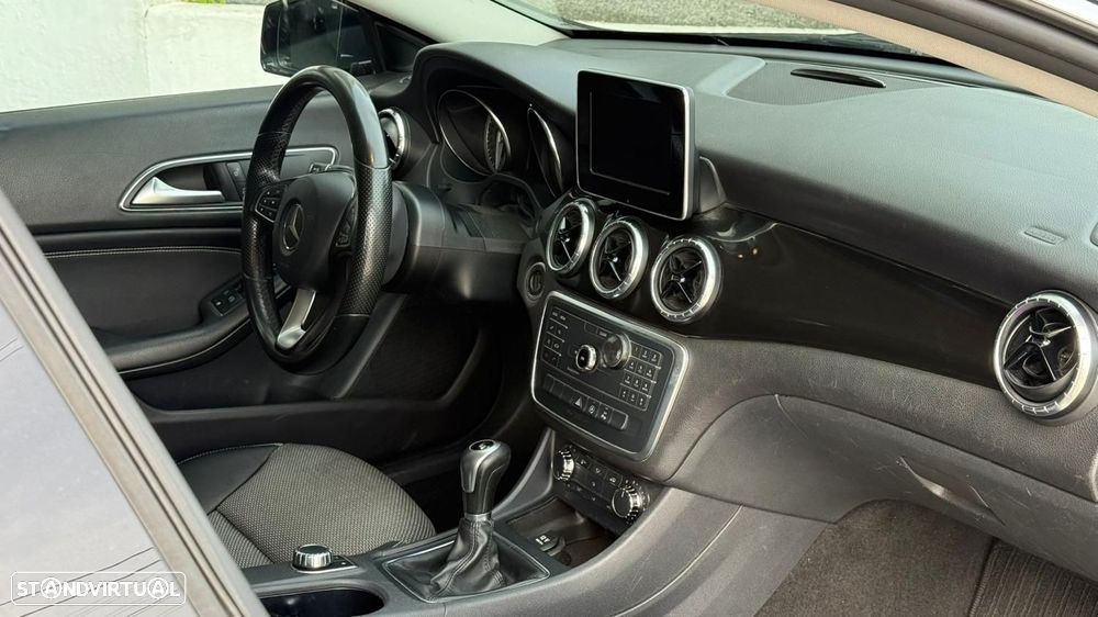Mercedes-Benz CLA 200 d Shooting Brake Urban - 3