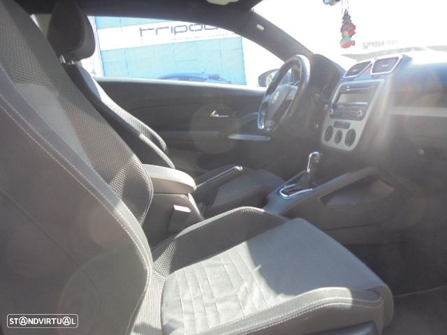 VW Scirocco 2.0 TDI Sport DSG - 9