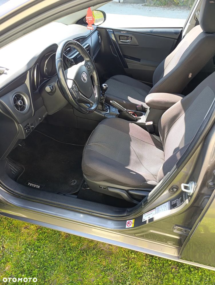 Toyota Auris - 8