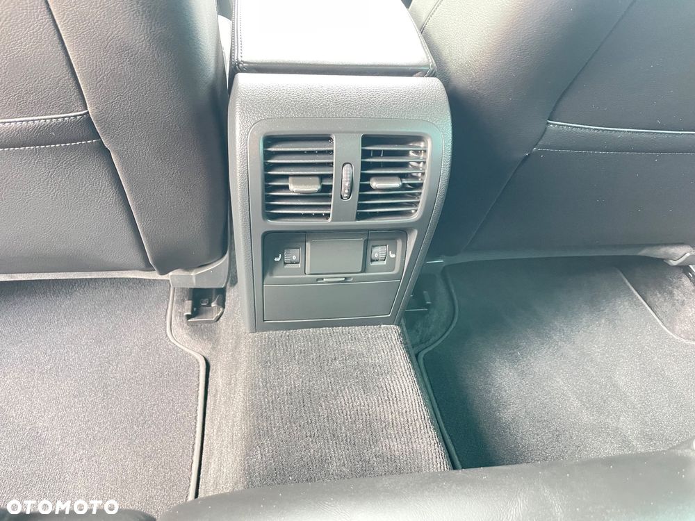 Volkswagen Passat - 20