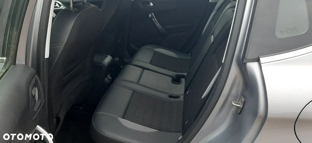 Peugeot 2008 PureTech 110 Stop&Start EAT6 Allure - 14