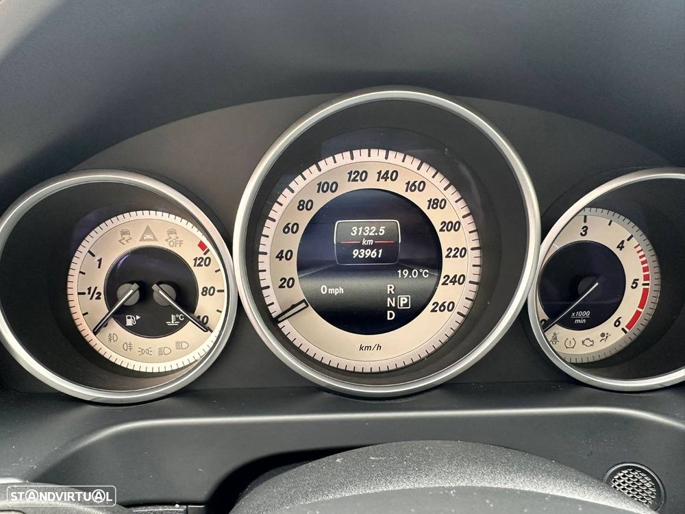 Mercedes-Benz E 220 BlueTEC Avantgarde Auto. - 11