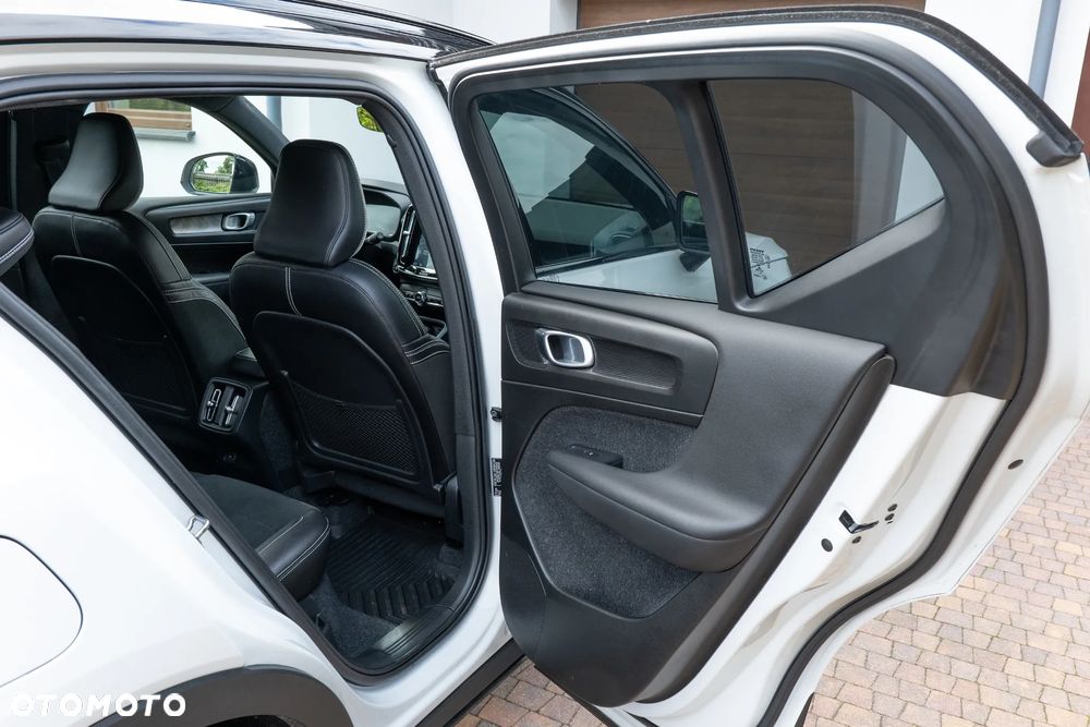 Volvo XC 40 D3 Geartronic R-Design - 27