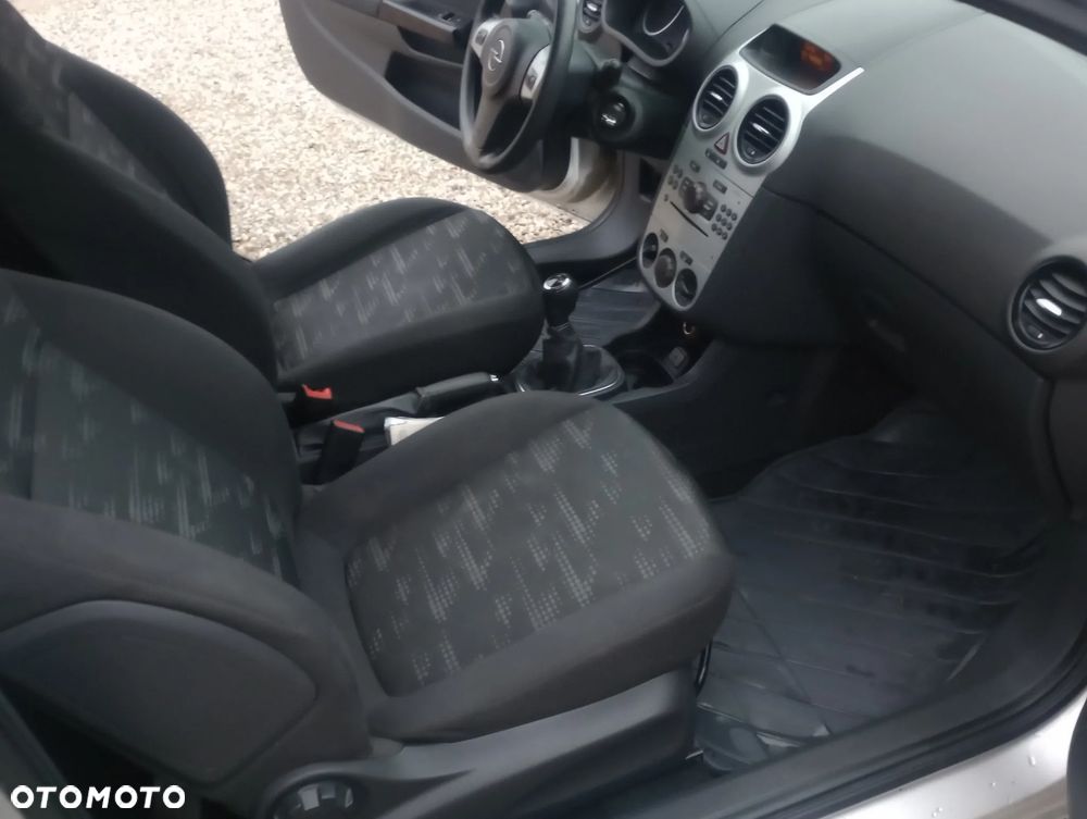 Opel Corsa 1.2 16V Edition / Active - 8