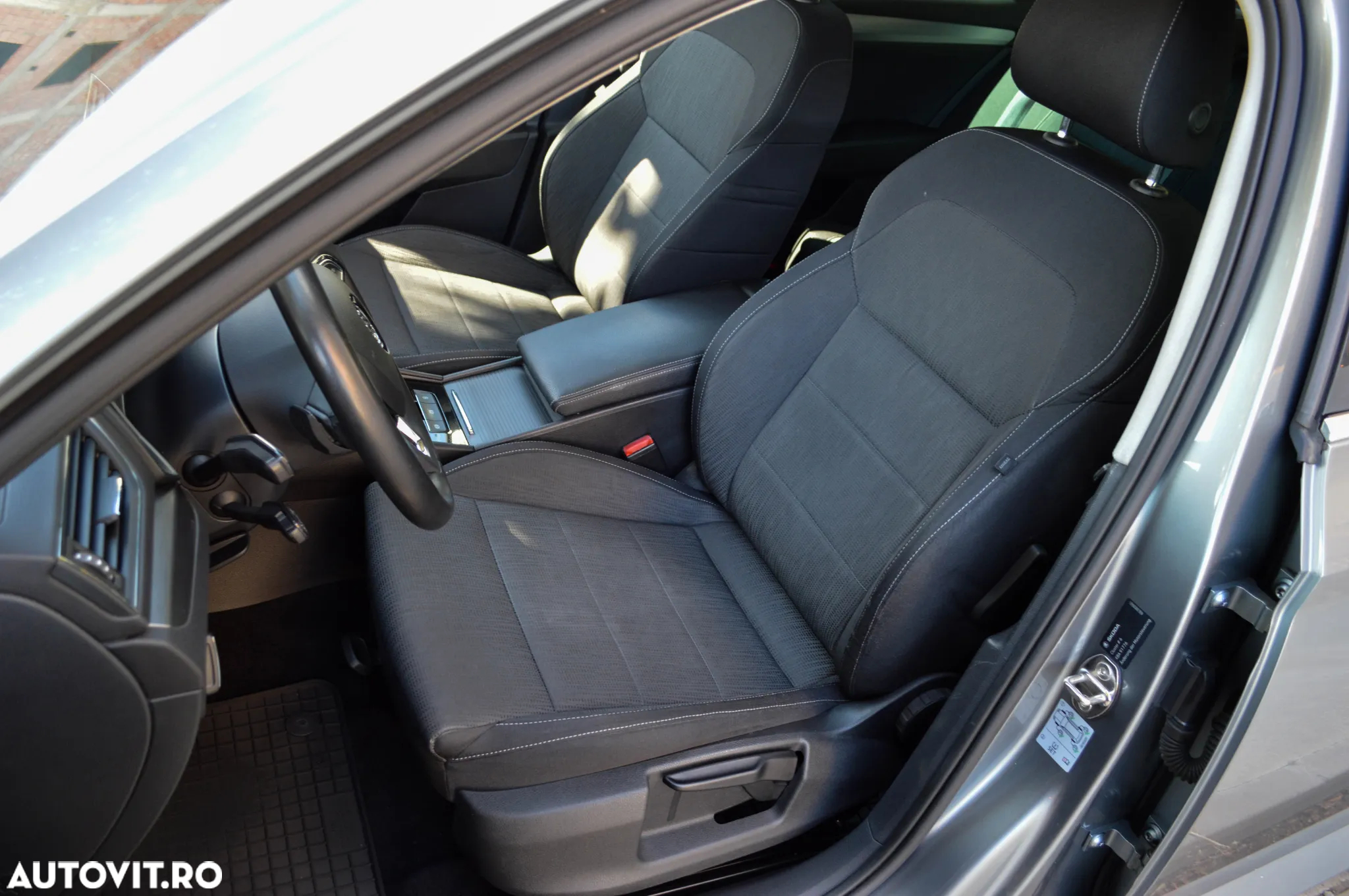 Skoda Superb 2.0 TDI DSG Ambition - 21