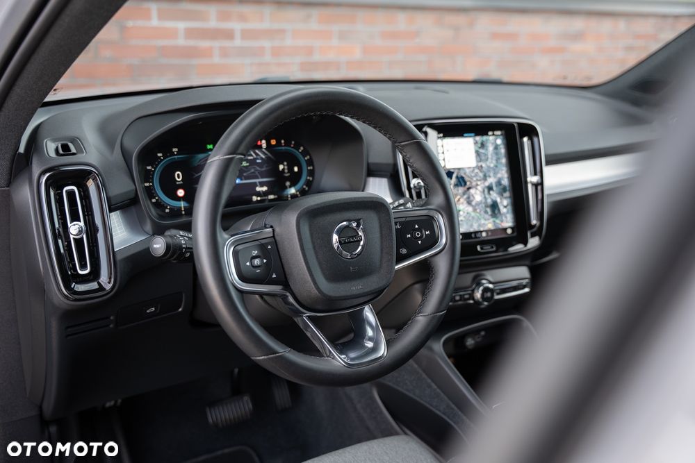 Volvo XC 40 B3 Plus Bright - 22