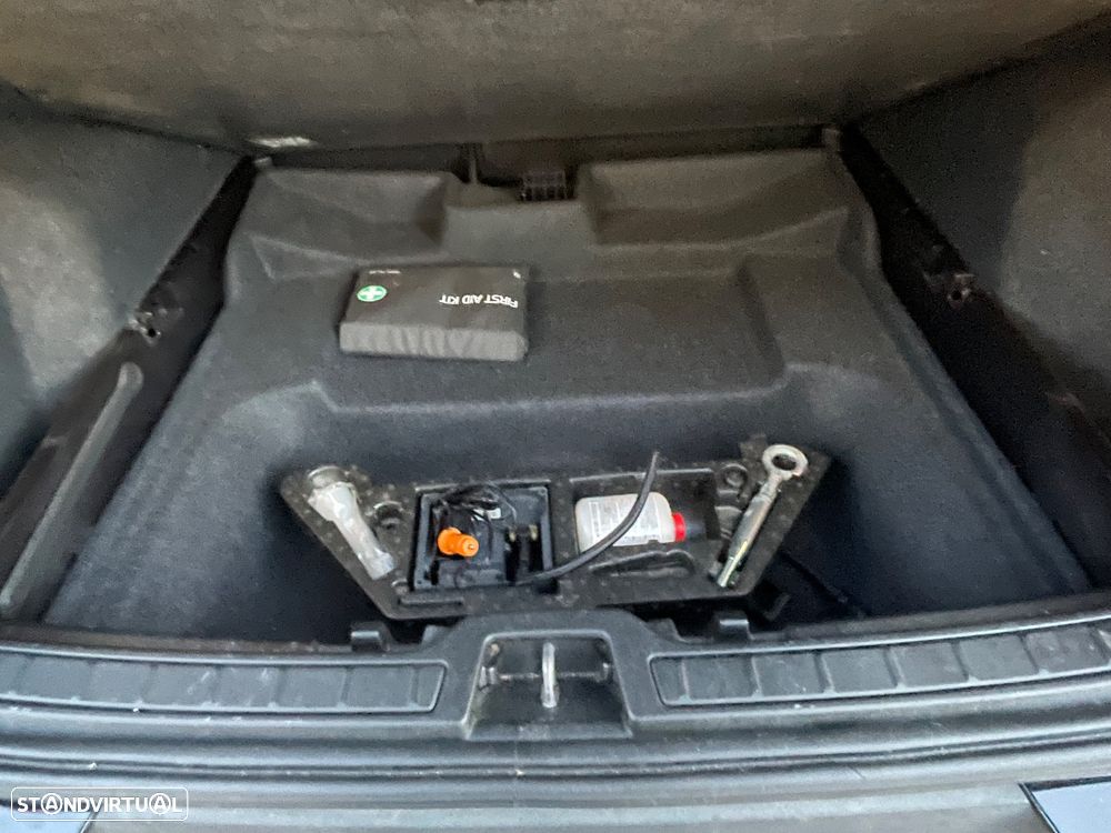 Volvo XC 40 2.0 D3 Momentum Geartronic - 6