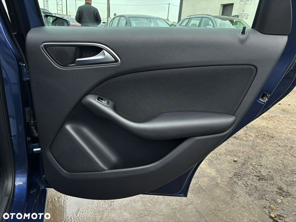 Mercedes-Benz Klasa B 180 Style - 24
