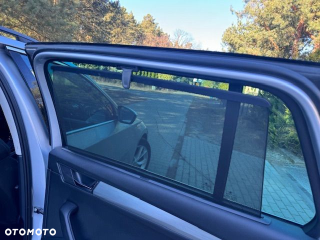 Skoda Superb 2.0 TDI DSG Premium Edition - 27