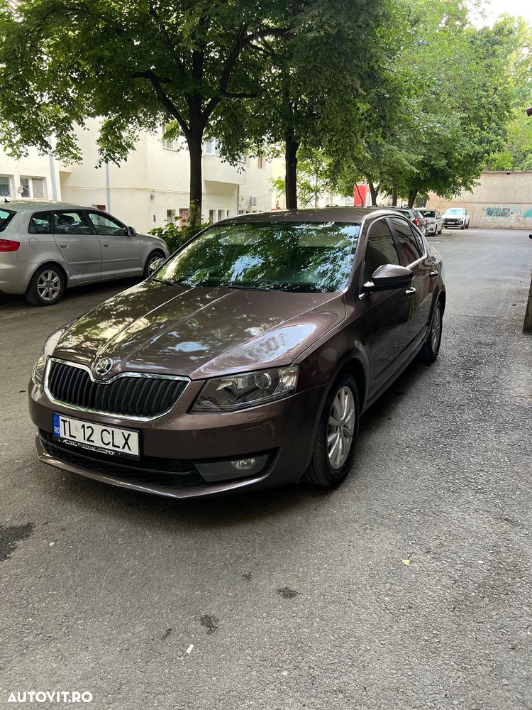 Skoda Octavia 2.0 TDI ELEGANCE DSG - 2