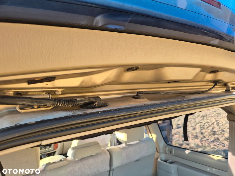 Toyota Land Cruiser - 23