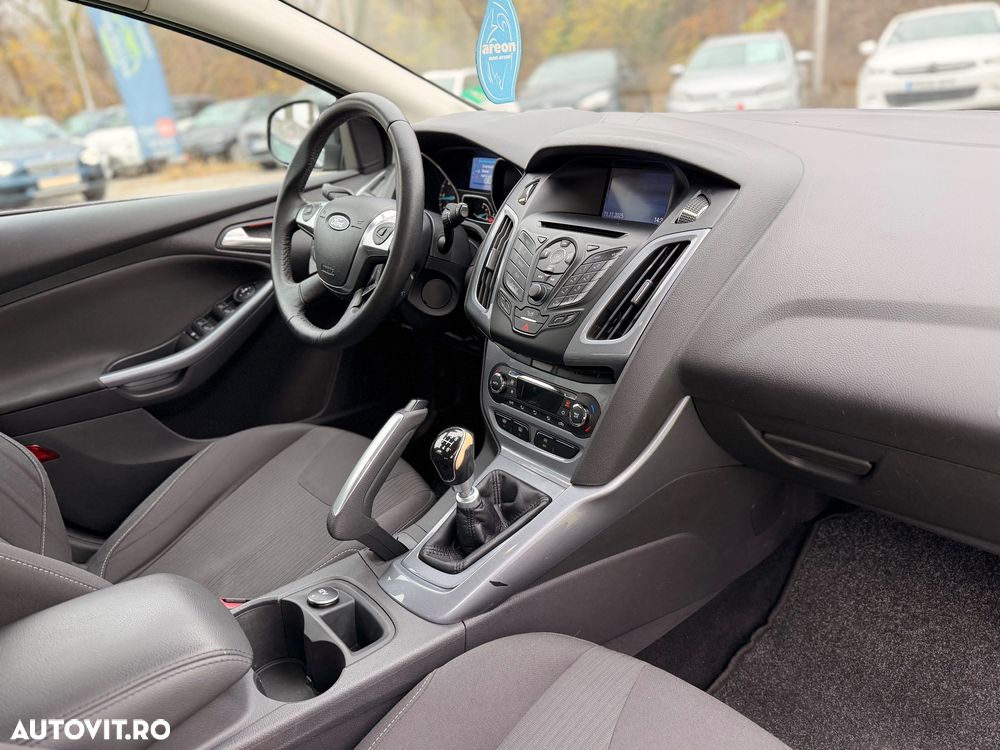Ford Focus 1.6 TDCi DPF Titanium - 6