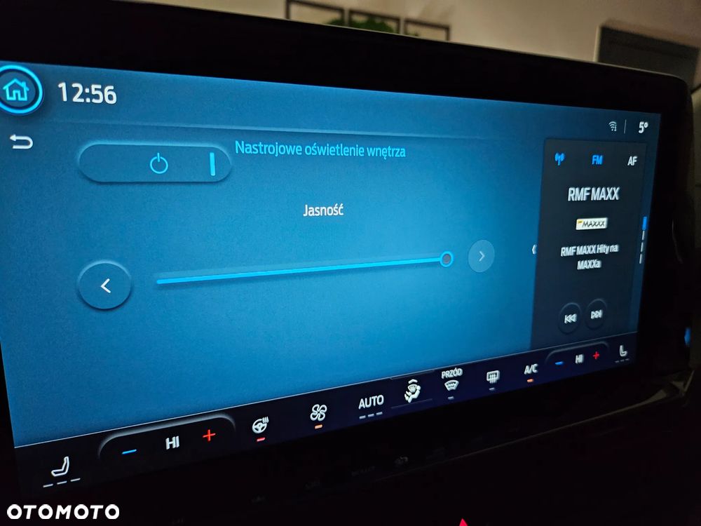 Ford Tourneo Custom - 29