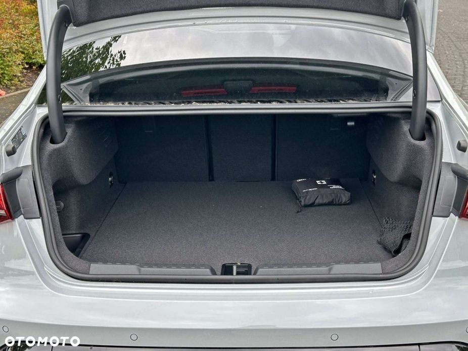 Audi RS3 Limousine - 17