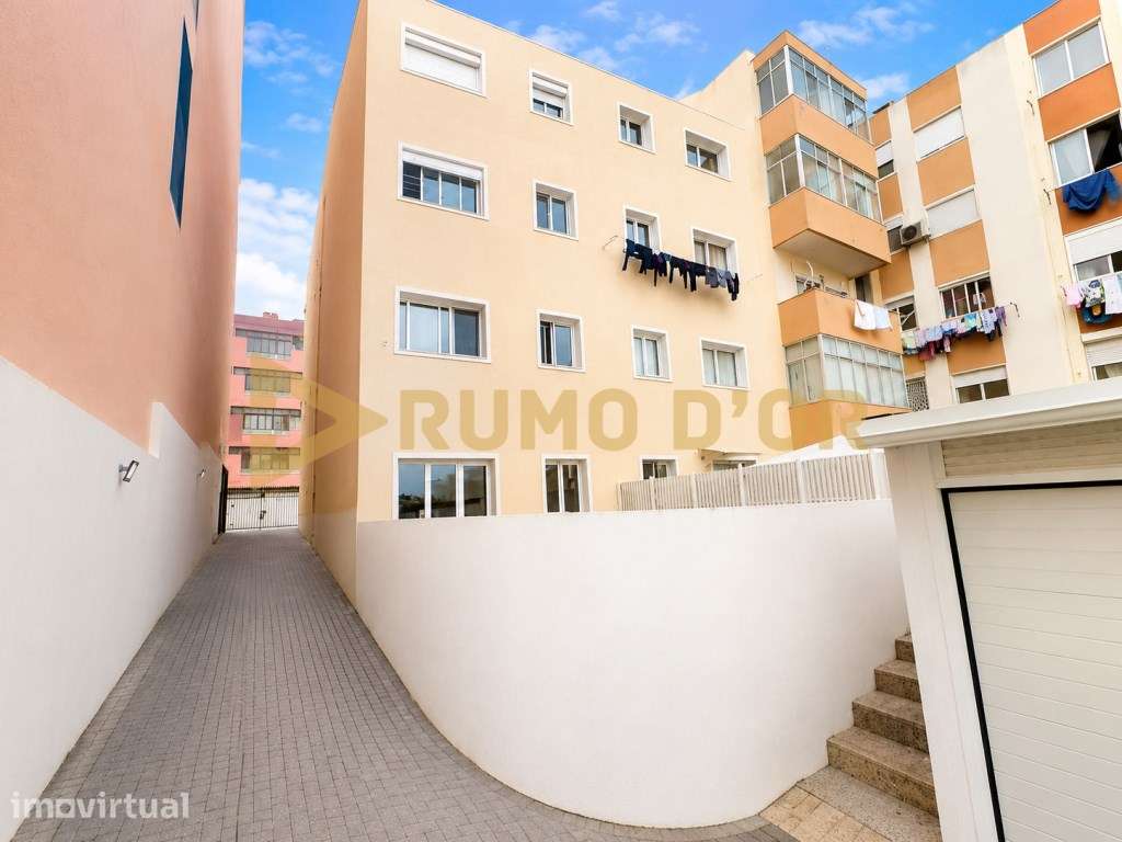 T1 + 1 em Vialonga - Boa Área e Excelente Potencial, com garagem - Grande imagem: 2/14