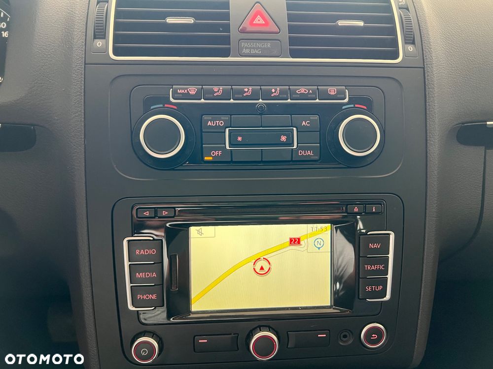 Volkswagen Touran 2.0 TDI DPF Comfortline DSG - 32