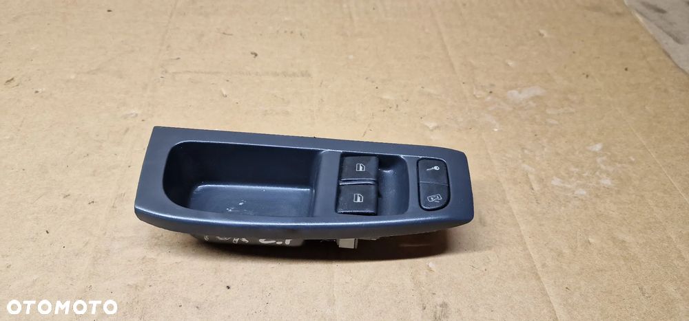 Przełącznik panel szyb lewy przód VW Fox 5Z0867171 - 2