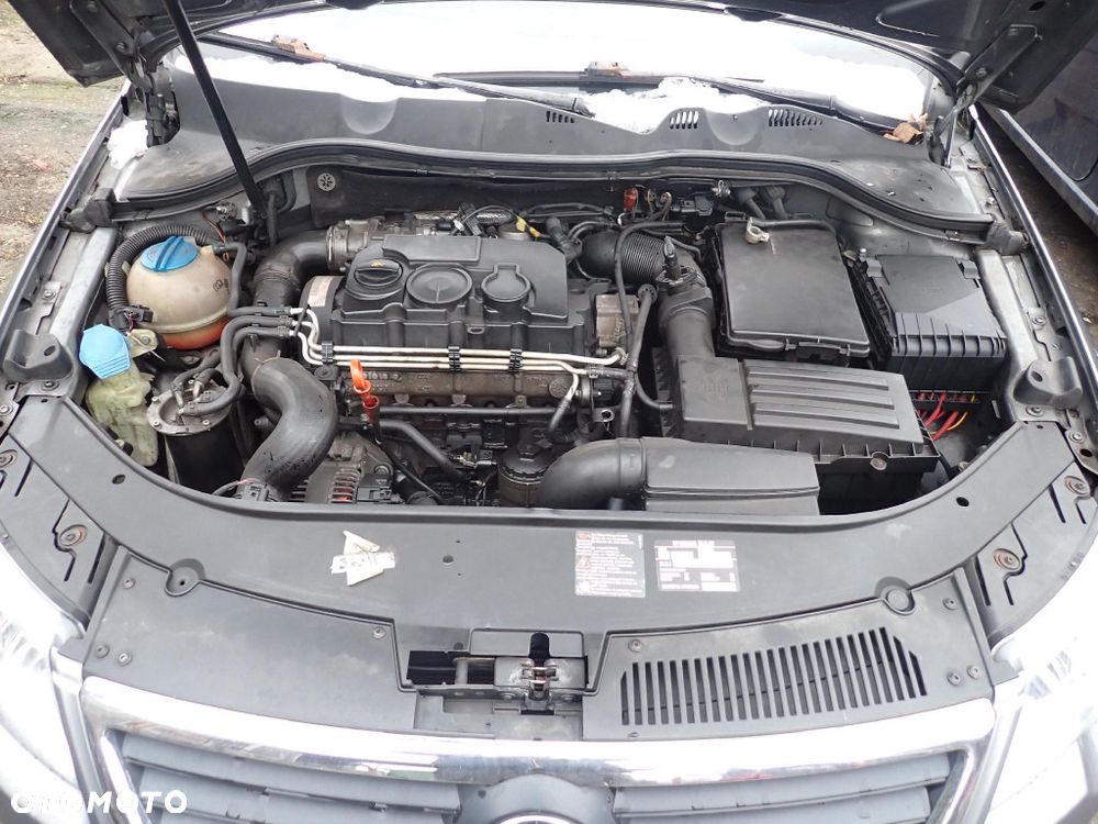 CZĘŚCI - Vw Passat B6 1,9 TDI 105KM BLS KOMBI 5B HNV lakier LA7T 2006r. INDEX - 9790 - 6