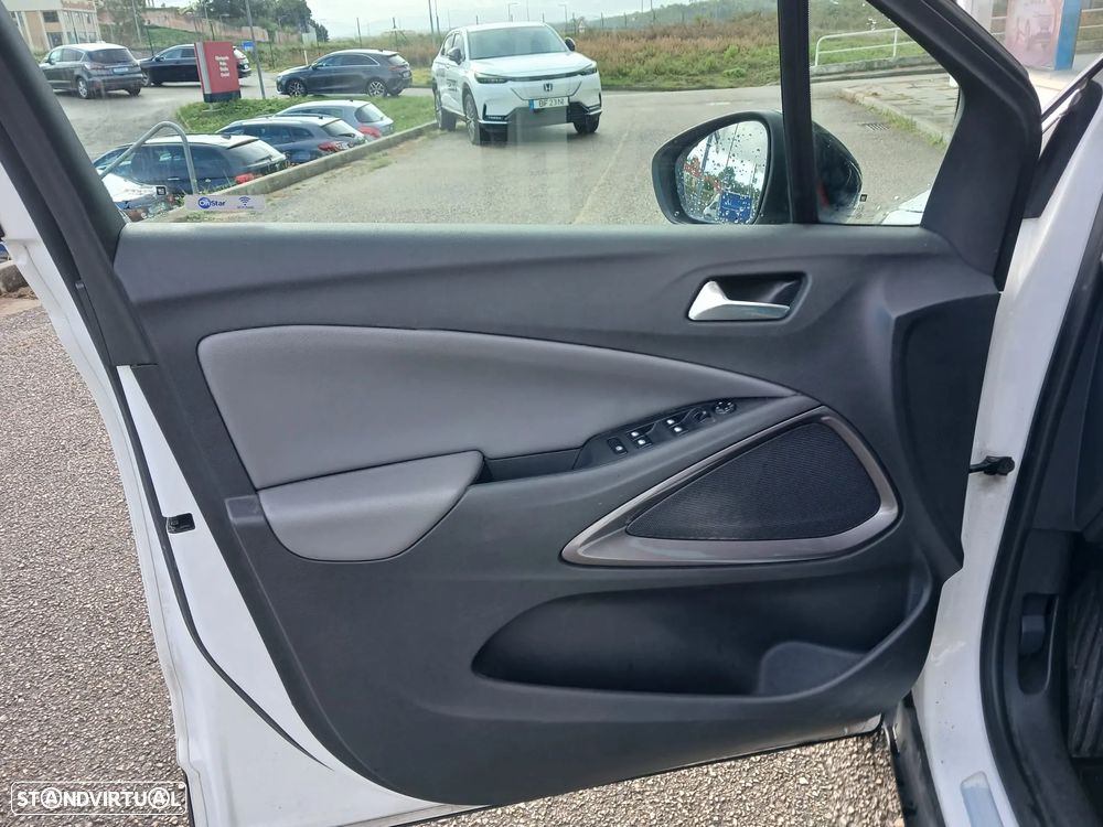 Opel Crossland X 1.2 T Innovation - 14