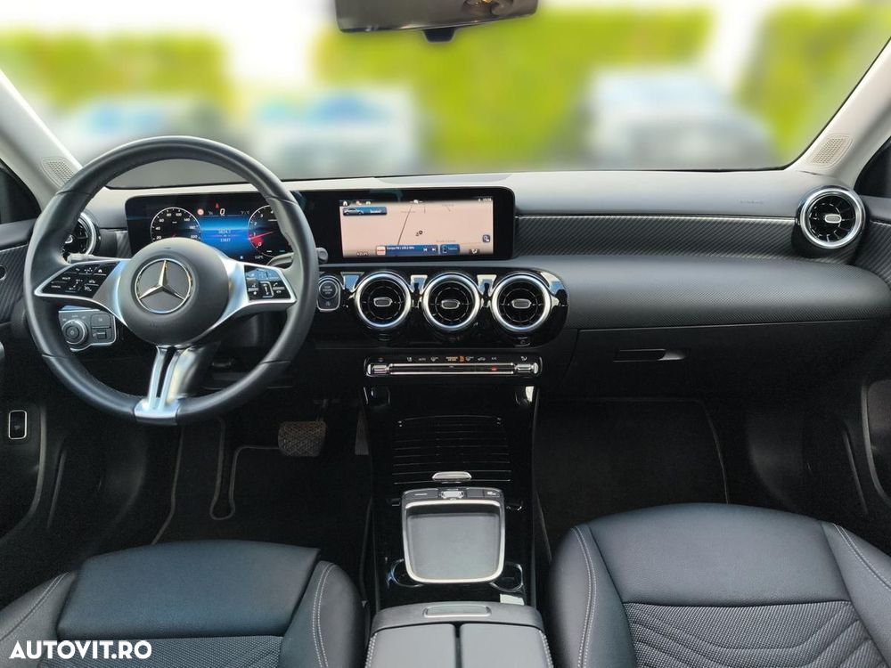 Mercedes-Benz A 220 Sedan 4Matic MHEV 8G-DCT - 12