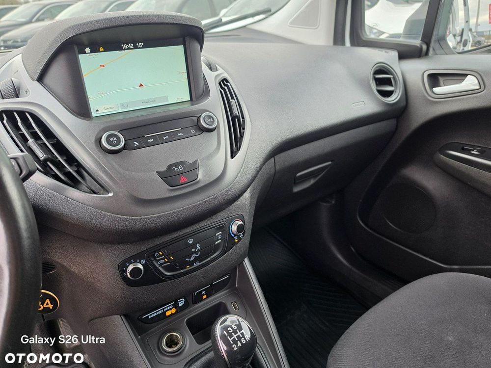 Ford Transit Courier - 37