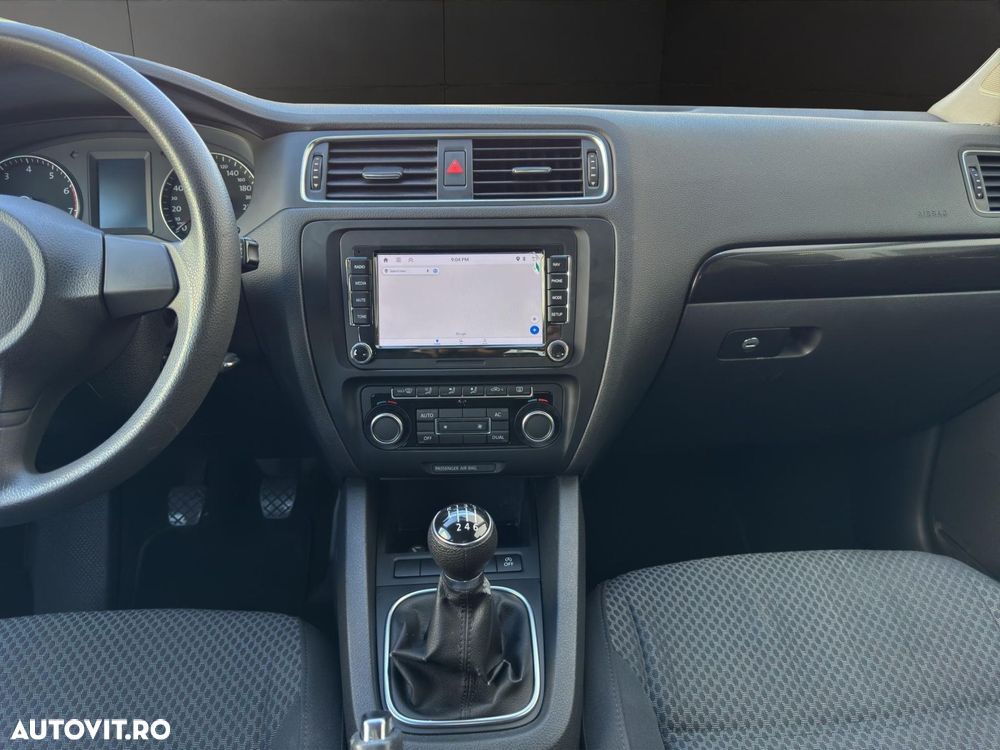 Volkswagen Jetta - 9