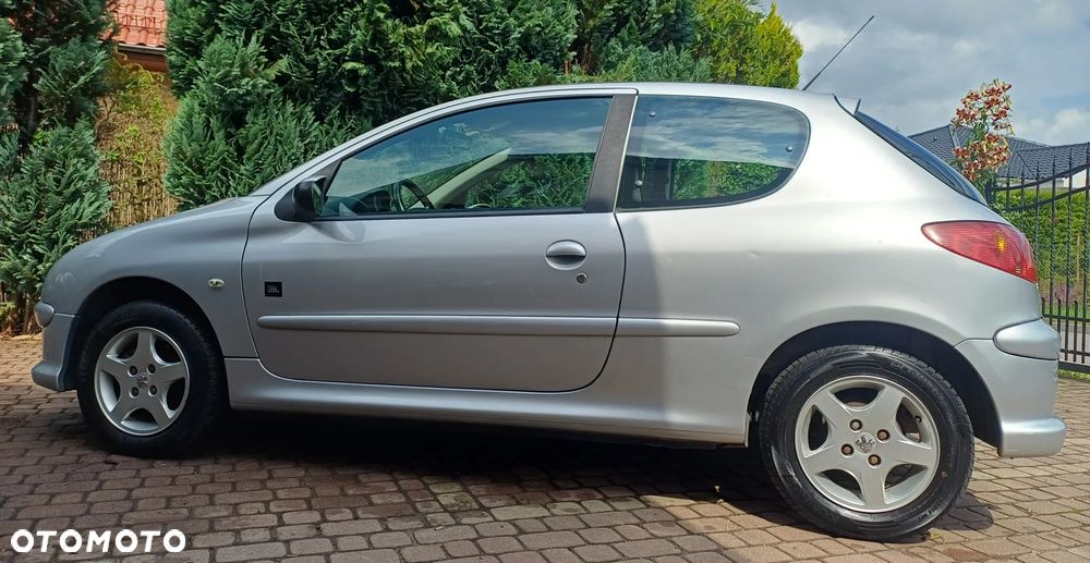 Peugeot 206 75 JBL - 18