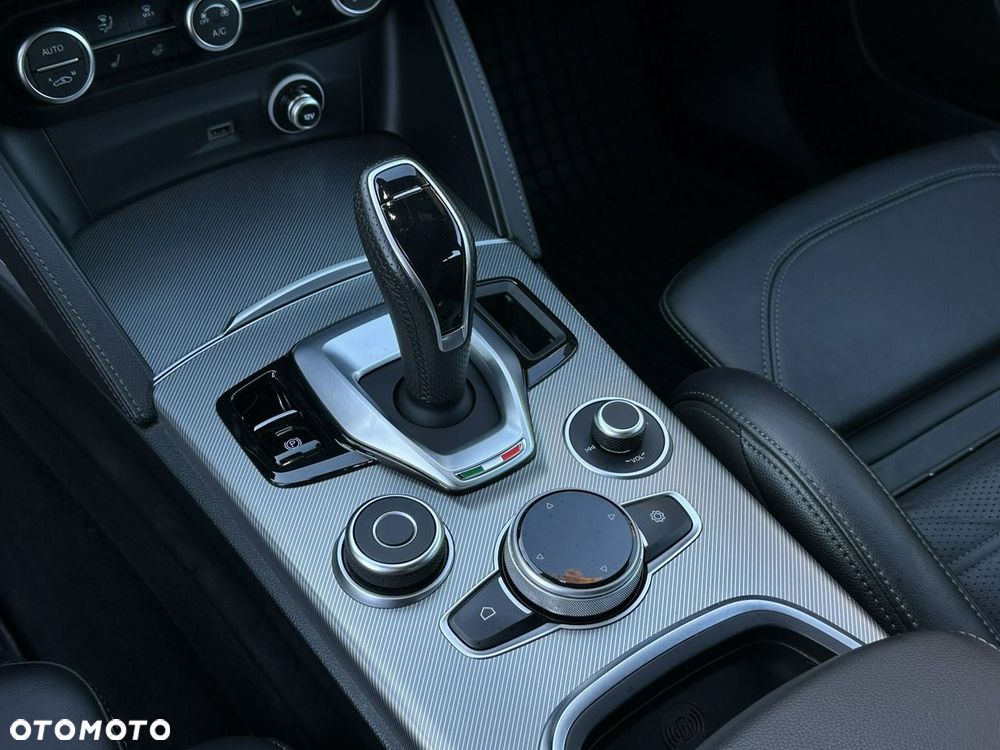 Alfa Romeo Stelvio 2.0 Turbo Veloce Q4 - 27