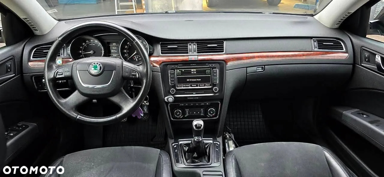 Skoda Superb 2.0 TDI Elegance - 8
