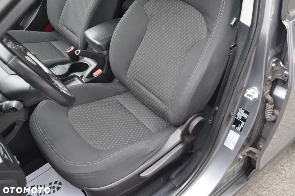 Hyundai ix35 1.6 2WD Fifa World Cup Edition - 18