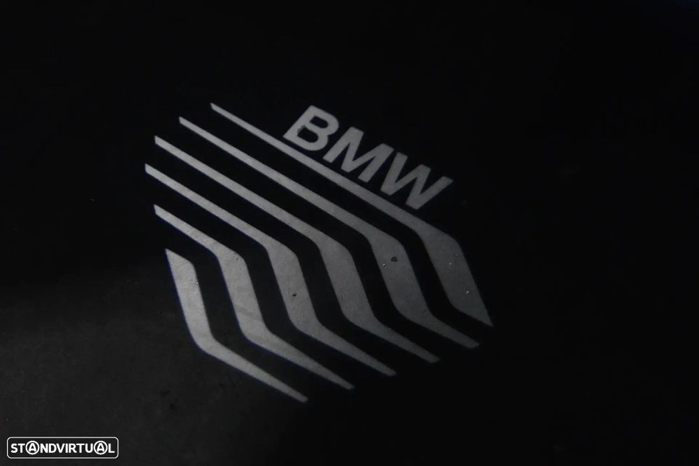 BMW X1 xDrive25e Pack Desportivo M - 29