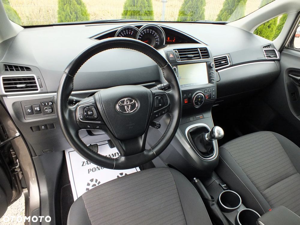 Toyota Verso 1.8 Executive - 9