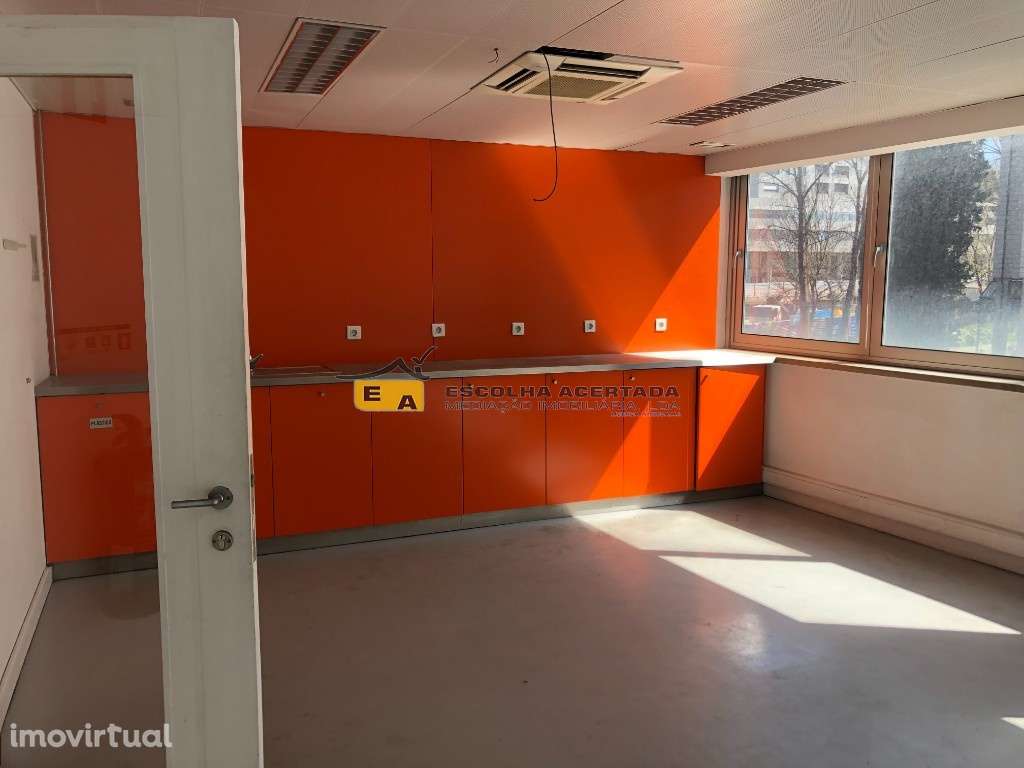 Escritório Praça da Galiza - Grande imagem: 3/12