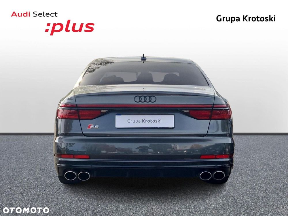 Audi S8 - 4