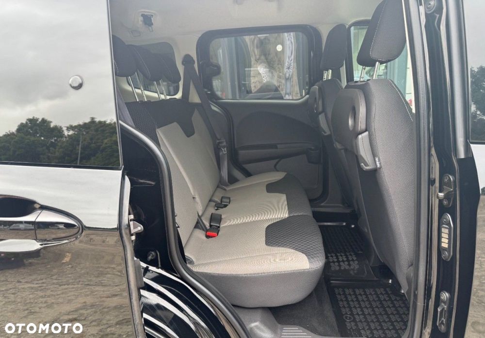 Ford Tourneo Courier - 11